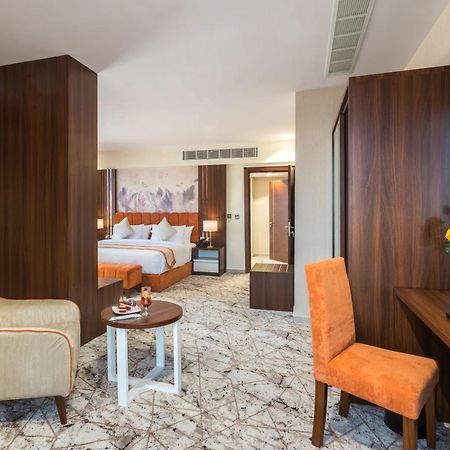 Tulip Plaza Hotel Sakakah Buitenkant foto