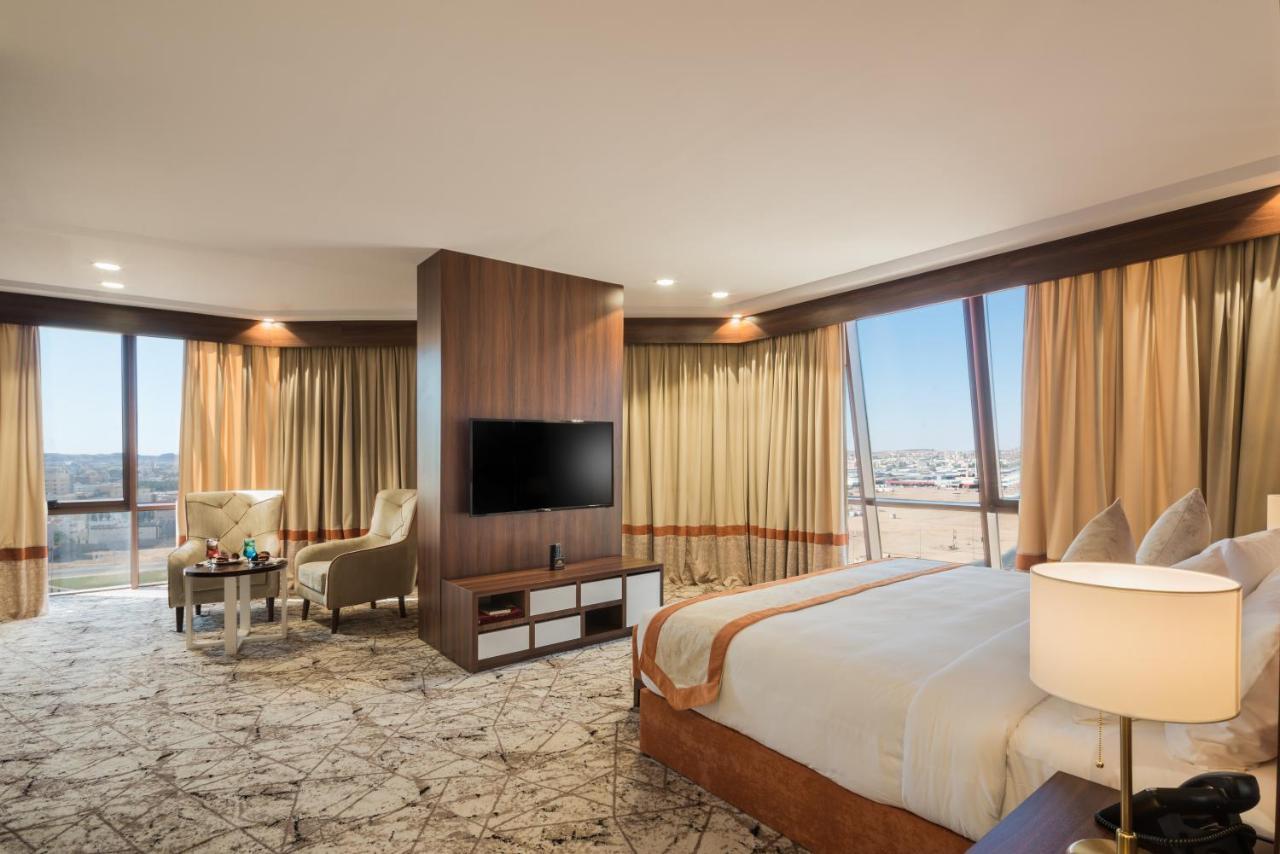 Tulip Plaza Hotel Sakakah Buitenkant foto