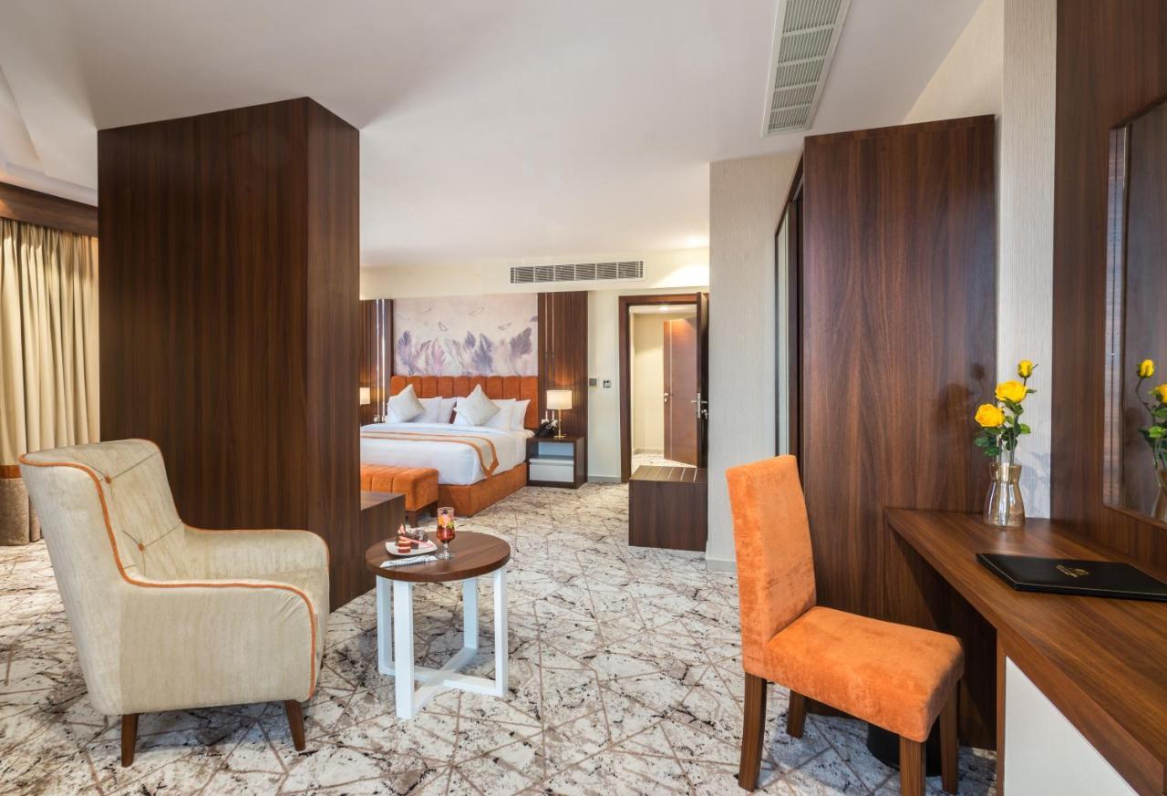 Tulip Plaza Hotel Sakakah Buitenkant foto